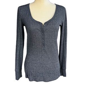 VICTORIA'S SECRET Sparkly Grey Size M Long Sleeve Buttoned Sleepshirt Scoop Neck